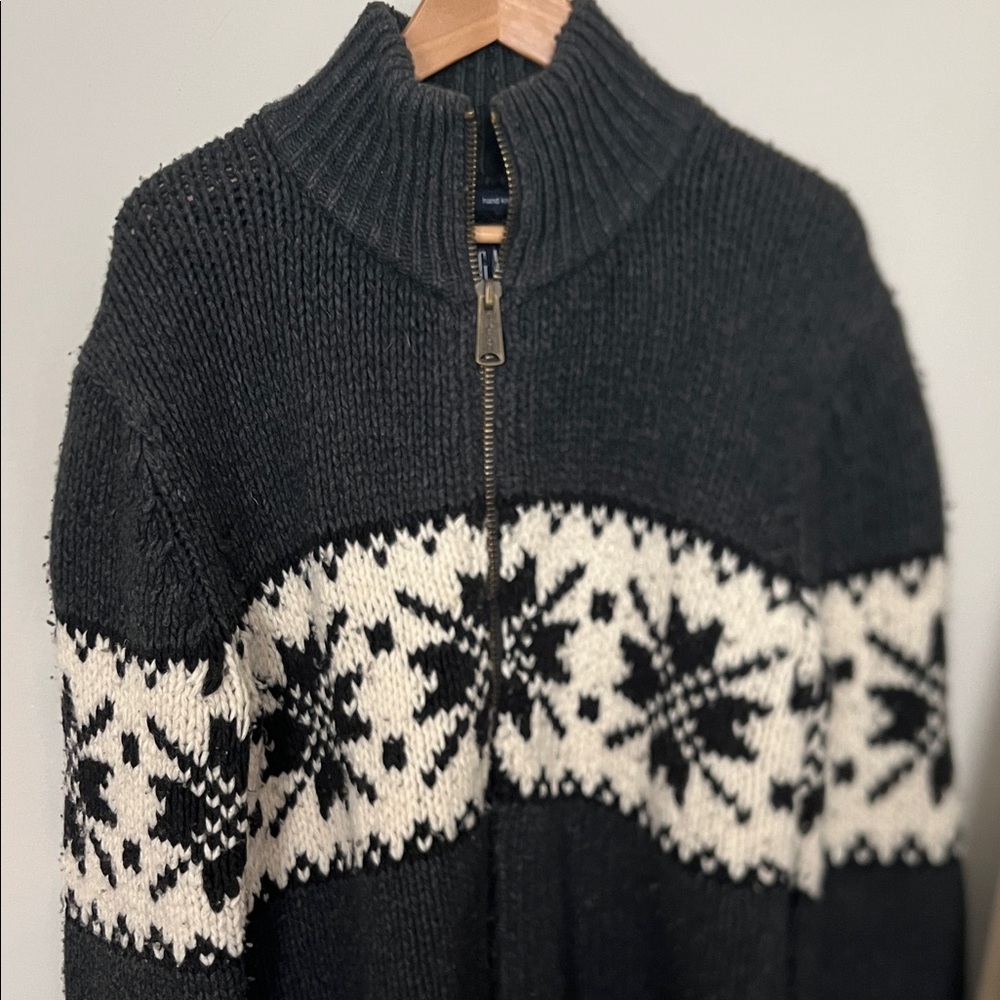 GAP Black and White Nordic Knit Sweater. Perfect for snow weather.perfect